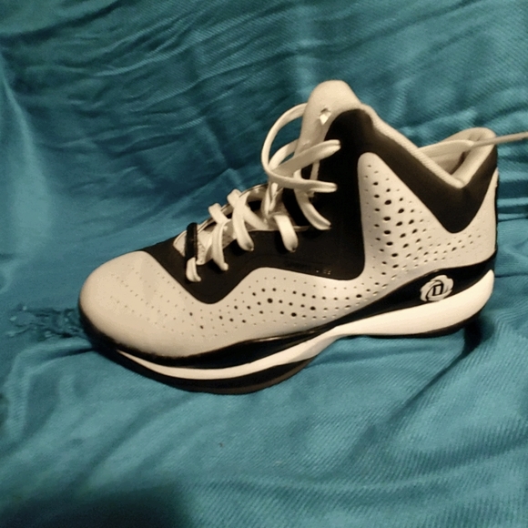 Adidas Performance D Rose 773 111 C75720 Womens 9.5 Mens 7.5/ - Picture 1 of 6